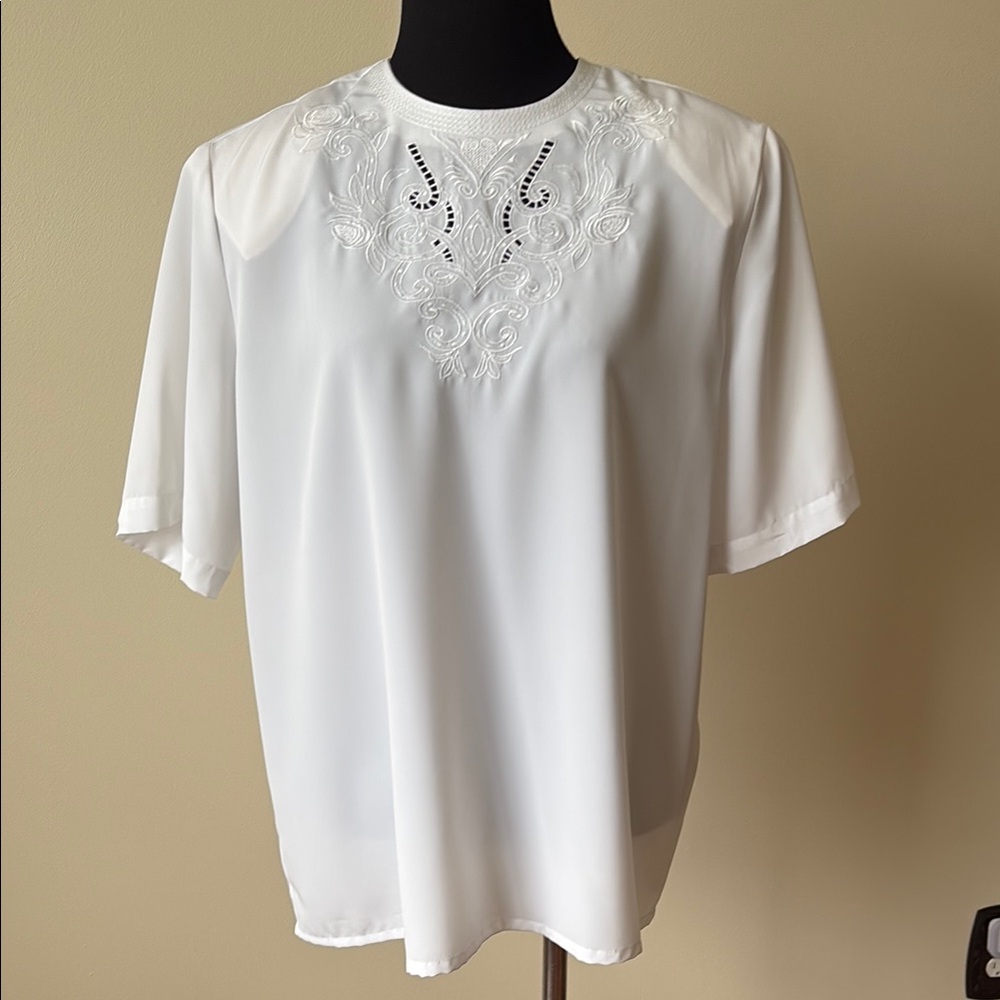 Vintage Laura Scott White Embroidered Blouse